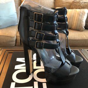 Brand new Shoedazzle platform sandals